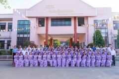 Tập thể giáo viên trường Tiểu học Tân Định năm học 2019-2020
