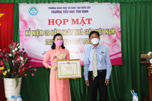 TRƯỜNG TIỂU HỌC TÂN ĐỊNH  TỔ CHỨC HỘI NGHỊ CÁN BỘ VIÊN CHỨC NĂM HỌC 2021 - 2022
