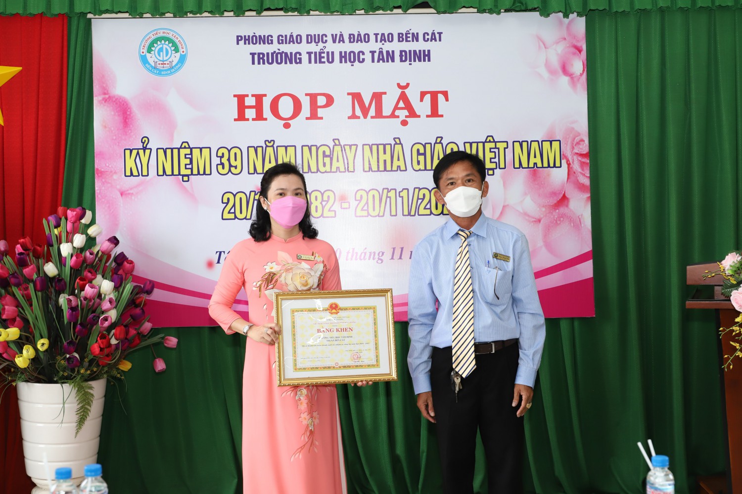 TRƯỜNG TIỂU HỌC TÂN ĐỊNH  TỔ CHỨC HỘI NGHỊ CÁN BỘ VIÊN CHỨC NĂM HỌC 2021 - 2022