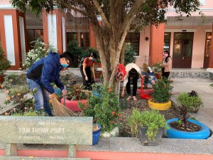 TẬP THẾ CÁN BỘ, GIÁO VIÊN, NHÂN VIÊN TRƯỜNG TIỂU HỌC TÂN ĐỊNH TỔNG VỆ SINH PHÒNG CHỐNG DỊCH BỆNH CORONA (nCoV)