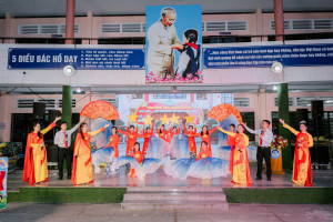 Tiết mục văn nghệ chào mừng ngày 20/11