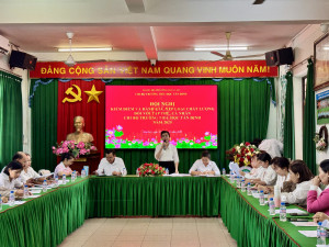 Cô Hoa phát biểu khai mạc Hội nghị