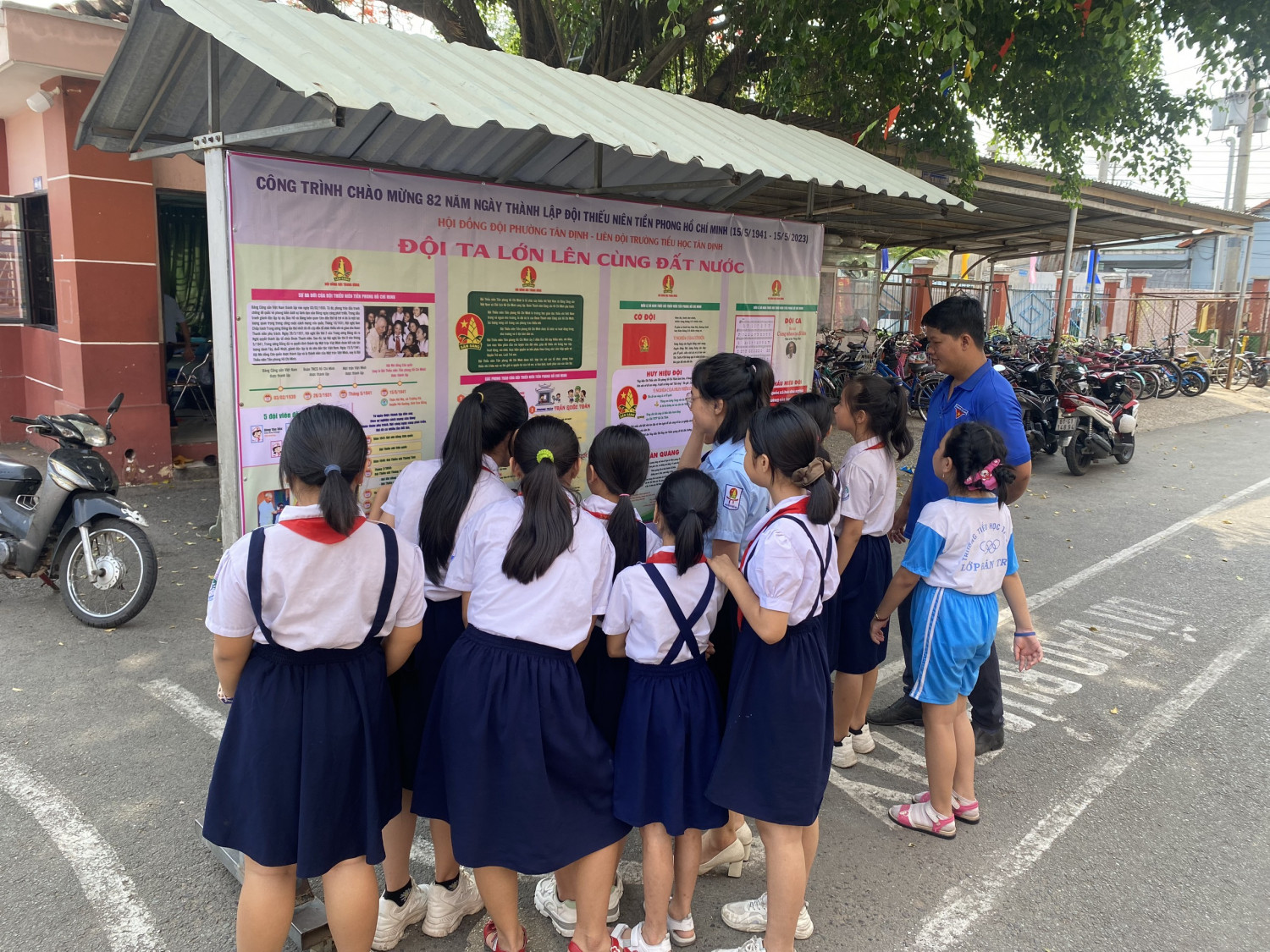 CHÀO MỪNG NGÀY THÀNH LẬP ĐỘI TNTP HCM